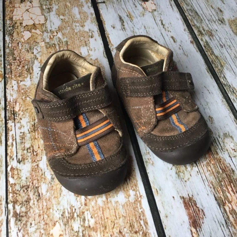 Baby stride rite boy size 5.5